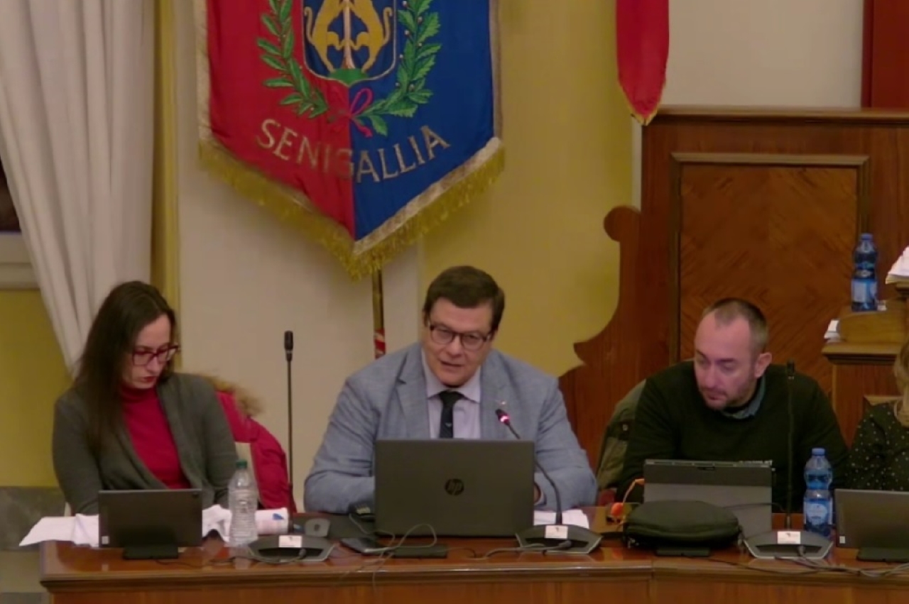 Da sinistra gli assessori Ilaria Bizzarri, Nicola Regine, Alan Canestrari
