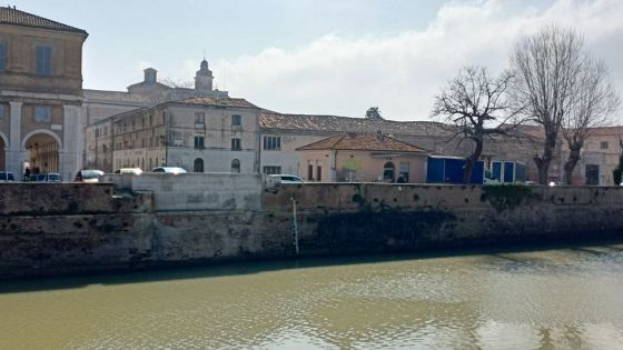 L'ex bocciodromo e i locali sopra cui dovrebbe sorgere il nuovo ponte Garibaldi