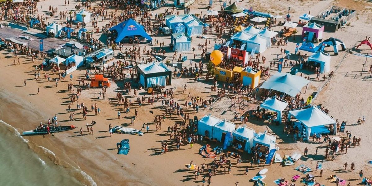 Il villaggio dell'evento XMasters sulla spiaggia di Senigallia
