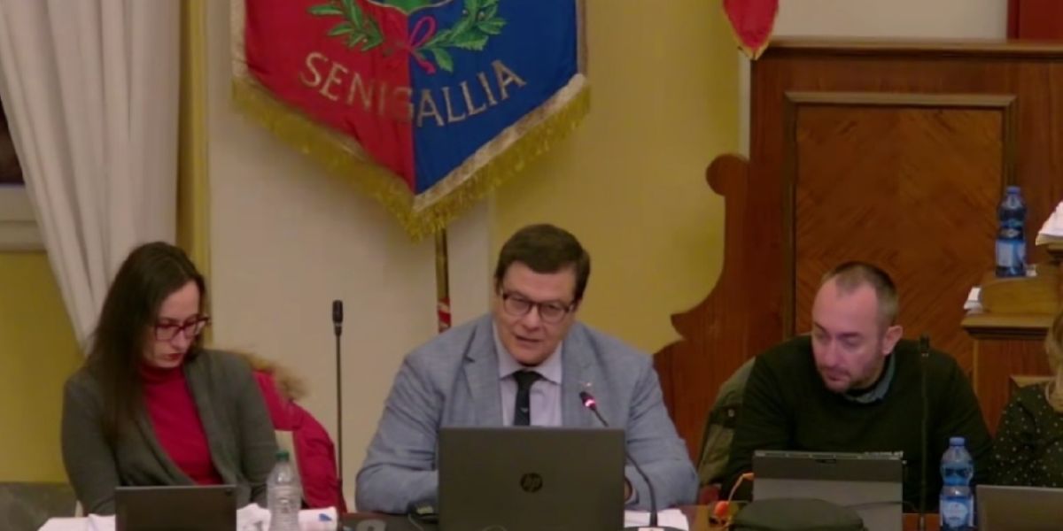 Da sinistra gli assessori Ilaria Bizzarri, Nicola Regine, Alan Canestrari
