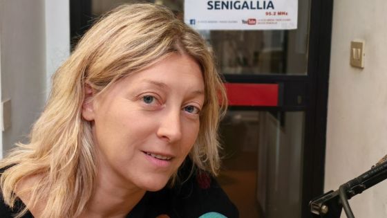 L'assessora a urbanistica, viabilità e ambiente del Comune di Senigallia Elena Campagnolo negli studi di Radio Duomo Senigallia