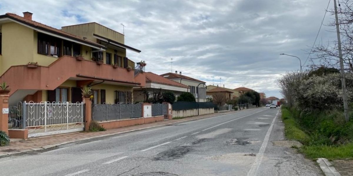 La strada statale 16 Adriatica nord, al Cesano di Senigallia